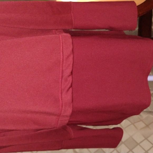 Avia Maroon Half Zip Pullover Long Sleeve Top EUC - Picture 9 of 11